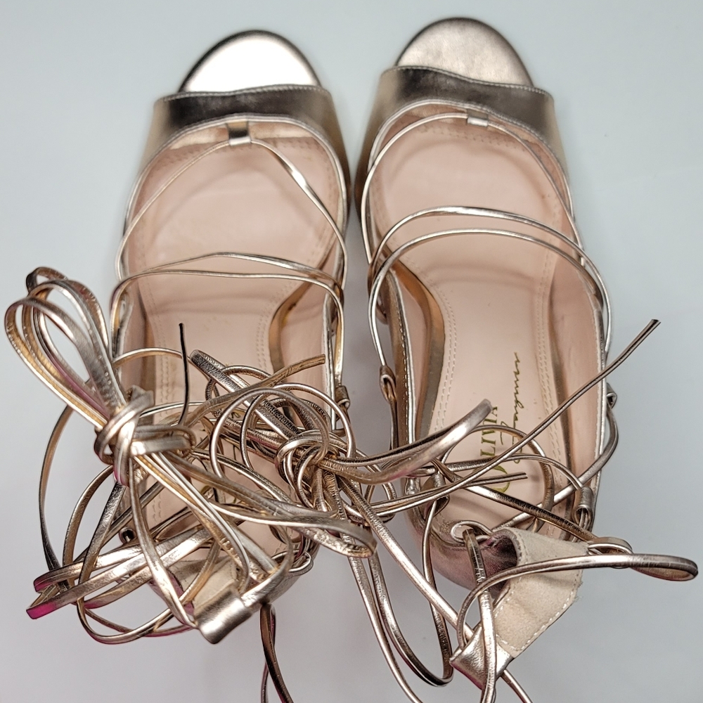 Heels - Picture 2 of 3